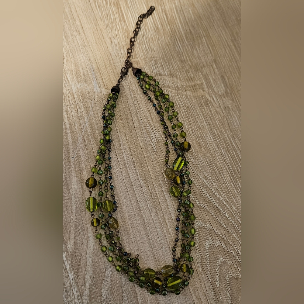 Green Beaded necklace - Picture 2 of 2